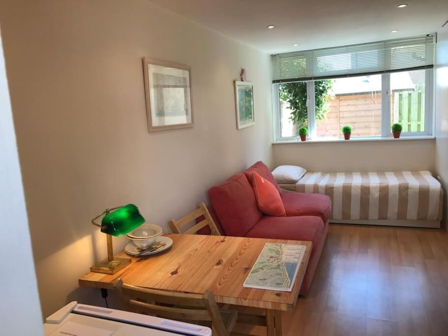 Apartment With Own Entrance & Terrace On West Hill Hastings Exterior foto